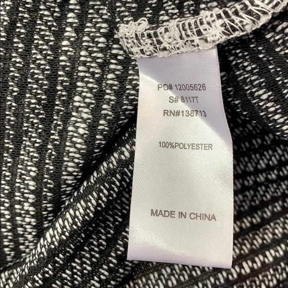 DOE & RAE Black White Striped Crew Knit Sweater S - Picture 9 of 9